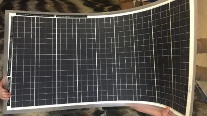 我科學家制備出高性能柔性疊層太陽電池